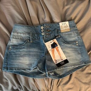 Women’s high rise shorts